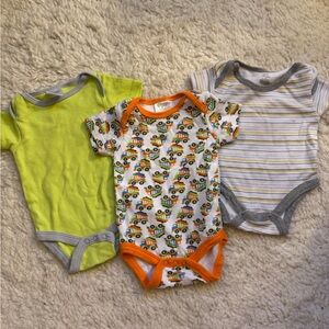 3 pack onesies